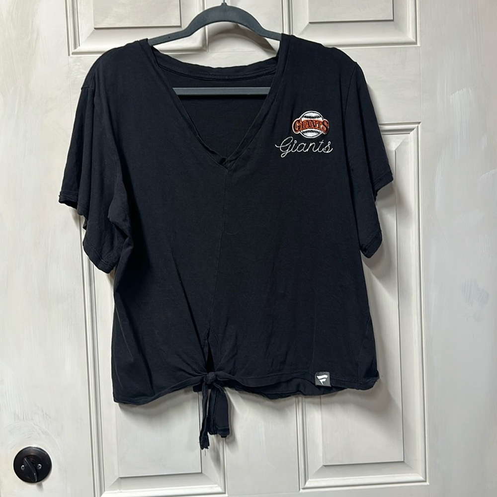 XL black MBL Giants baseball crop top with embroidered Giants